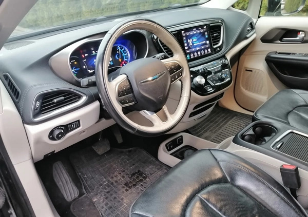 Chrysler Pacifica cena 139000 przebieg: 98425, rok produkcji 2019 z Mogilno małe 56